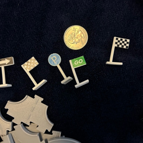 Micro machines parking garage and cars - Picture 8 of 9